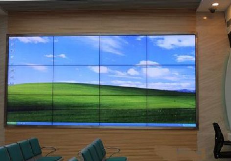 色达液晶拼接屏的另类用法。