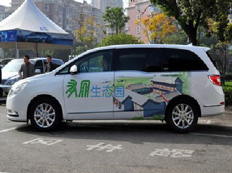 色达户外车贴喷绘如何保持效果?